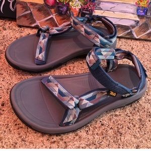 NEW Teva Hurricane Hiking Sandals